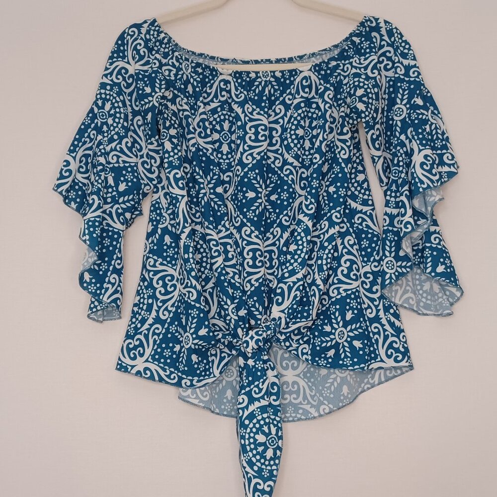 Women's Blue and White Tie‎ Front Spring Top Size Small